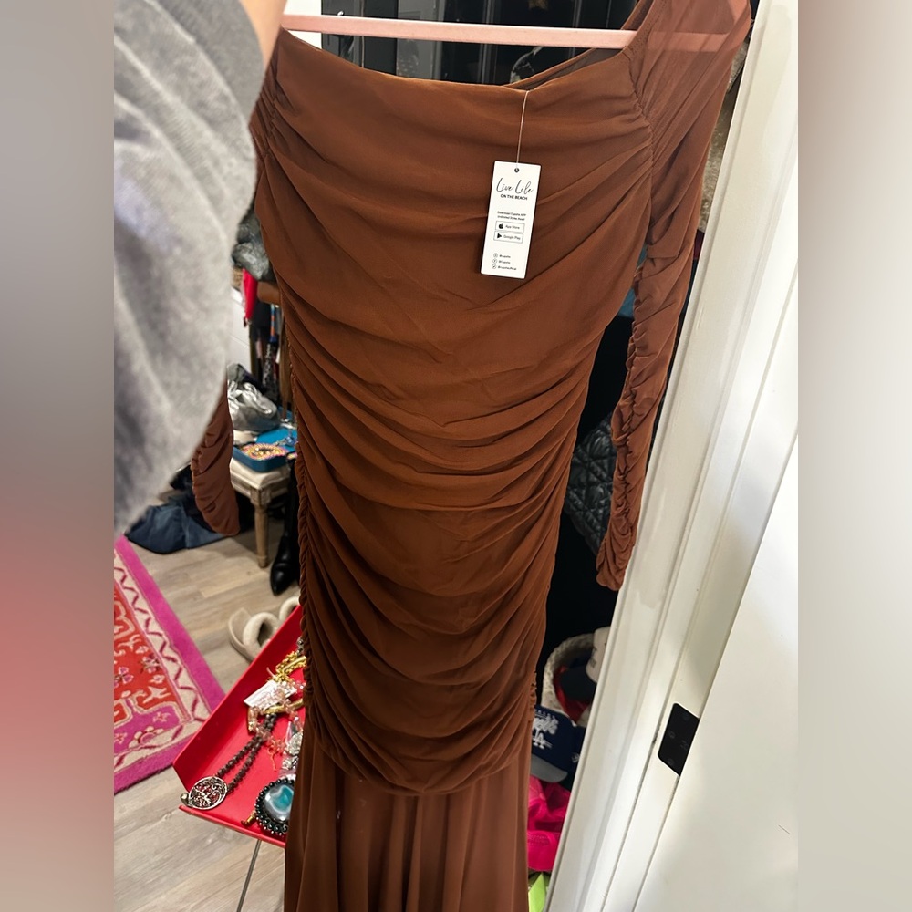 Elegant Brown Off-Shoulder Mesh Dress - Picture 8 of 16